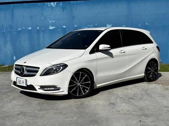 MERCEDES-BENZ B 200 1.6 SPORT TURBO GASOLINA 4P AUTOMÁTICO